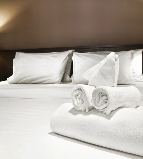 COTTON WHITE BED SHEET FOR HOTELS