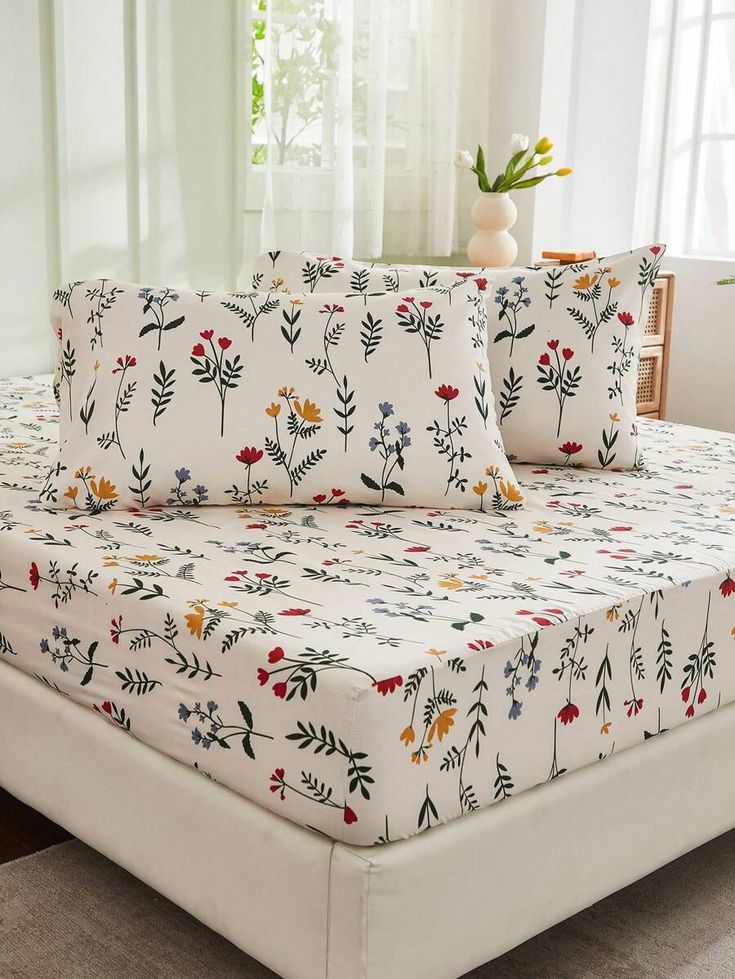 Fitted Sheets – White & Printed